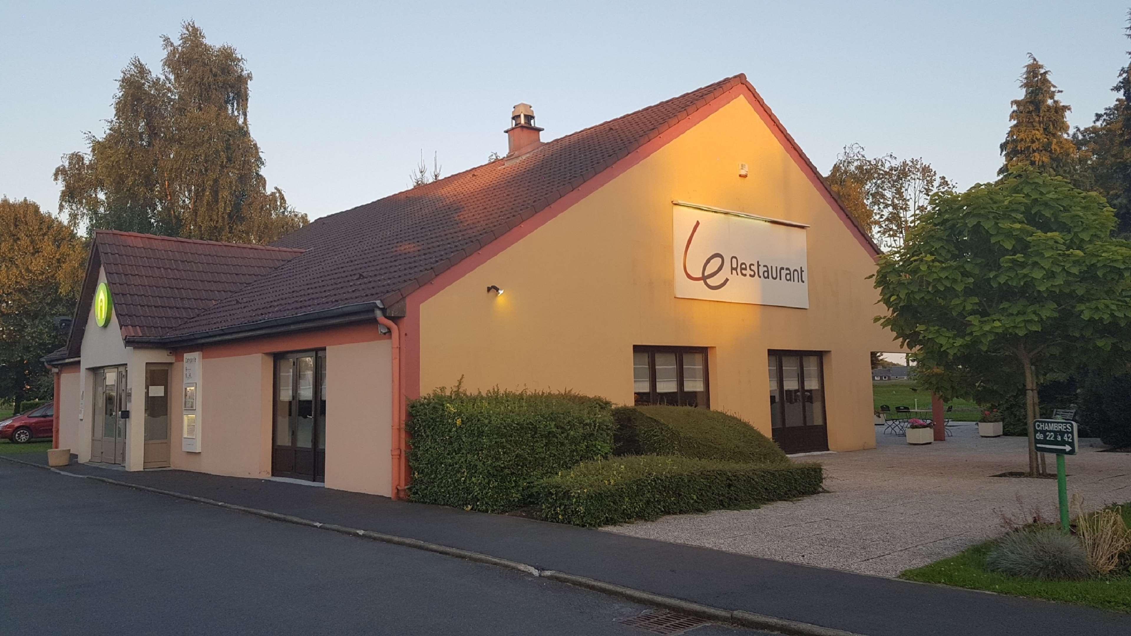 Campanile Maubeuge Hotel Exterior photo