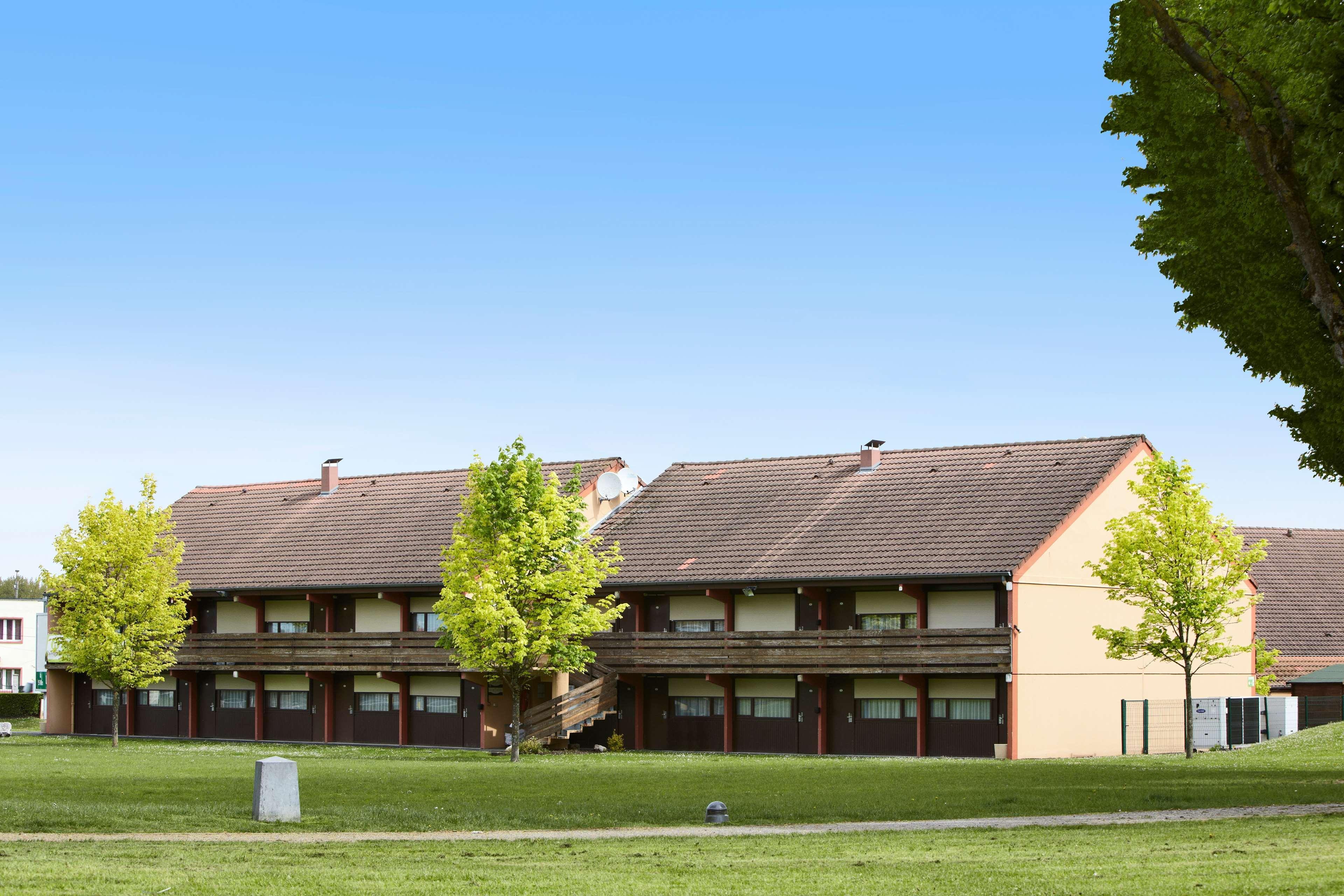 Campanile Maubeuge Hotel Exterior photo