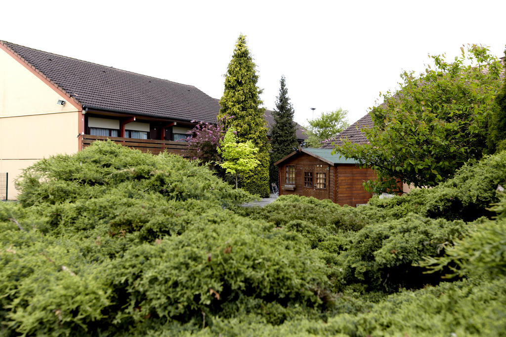 Campanile Maubeuge Hotel Exterior photo